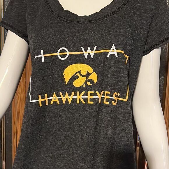 Iowa Hawkeyes Shirt - Picture 2 of 7